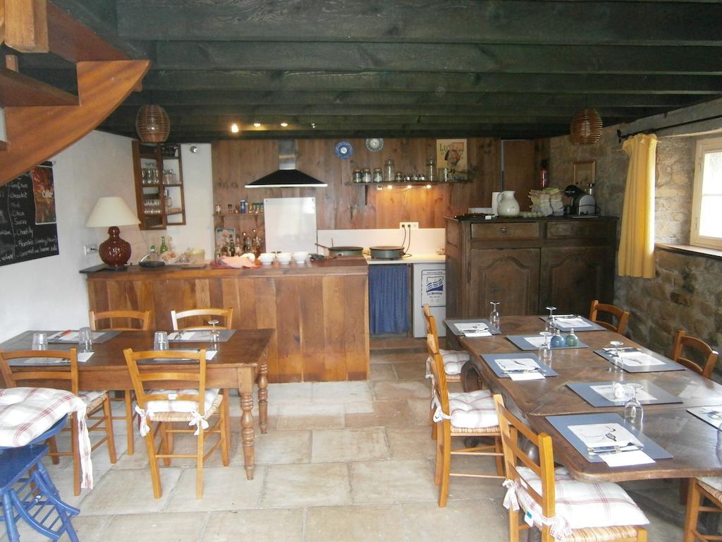 Les Chaumieres De Kerimel Bed & Breakfast Ploemel Exterior photo